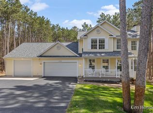4505 Summit Forest Dr NE, Rockford, MI 49341