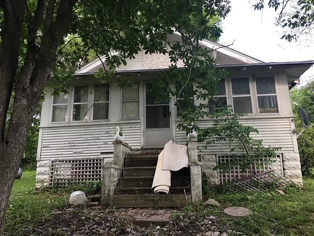 2nd image of 22384 Kane Ave