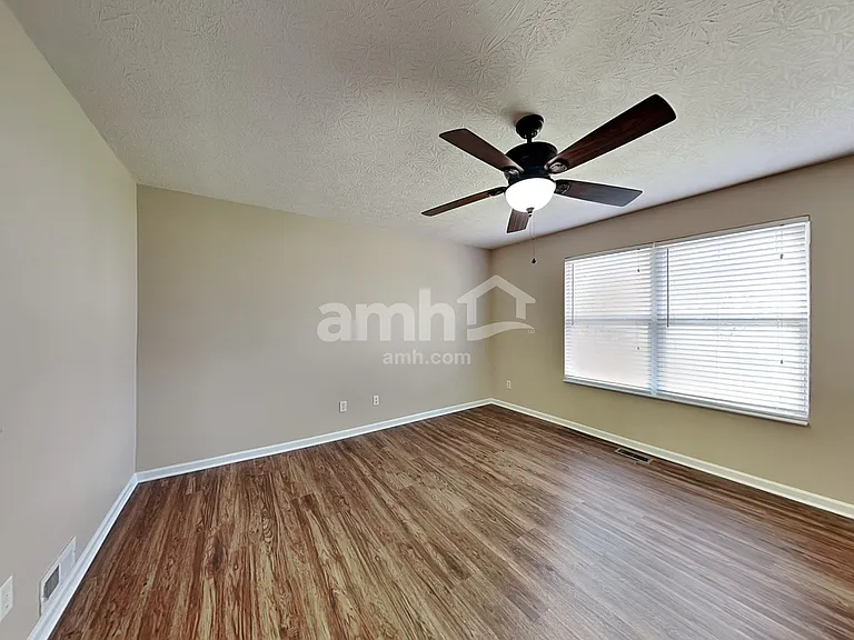 300 Water Ridge Ct — Photo 10