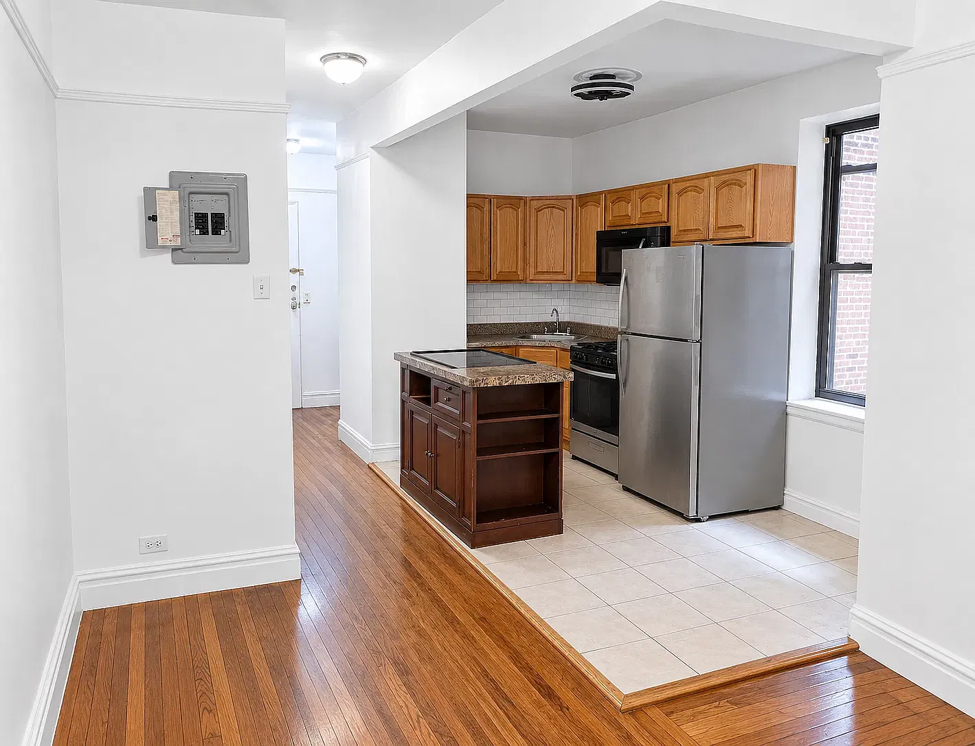 78-14 Austin Street — Photo 3