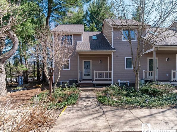 29 Elm Ln #27, Chautauqua, NY 14722