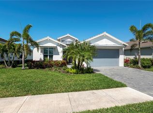 8897 Redonda Dr, Naples, FL 34114