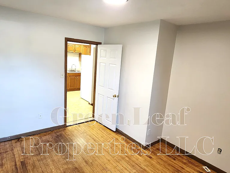 29 William St #4 — Photo 5