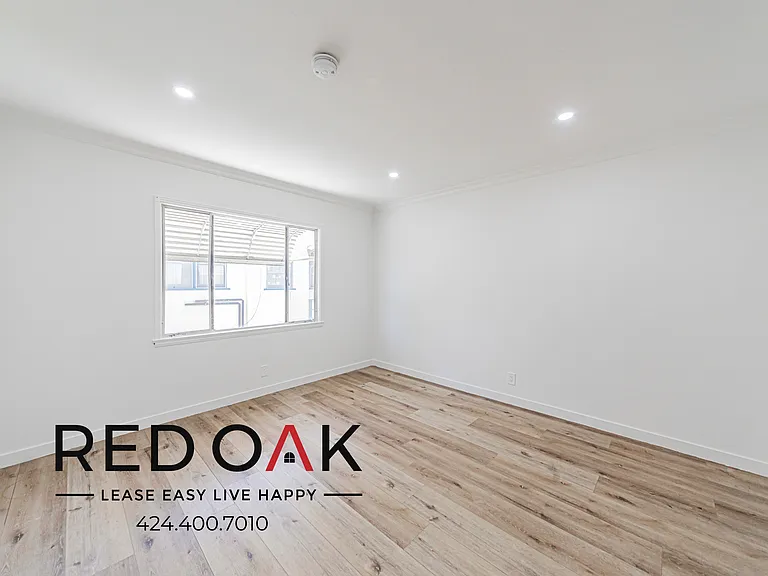 3494 Rowena Ave #8 — Photo 11