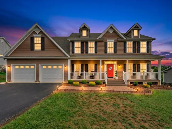 5927 Crumpacker Dr, Roanoke, VA 24012