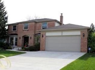 703 Snowmass Dr, Rochester Hills, MI 48309