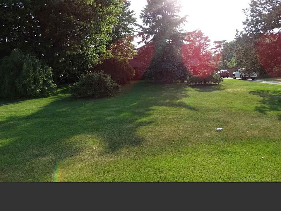 2nd image of 38455 Hayes Rd