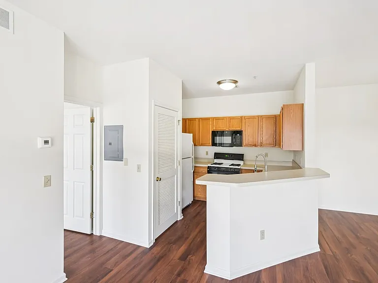 Spring Creek Apartments — Photo 96