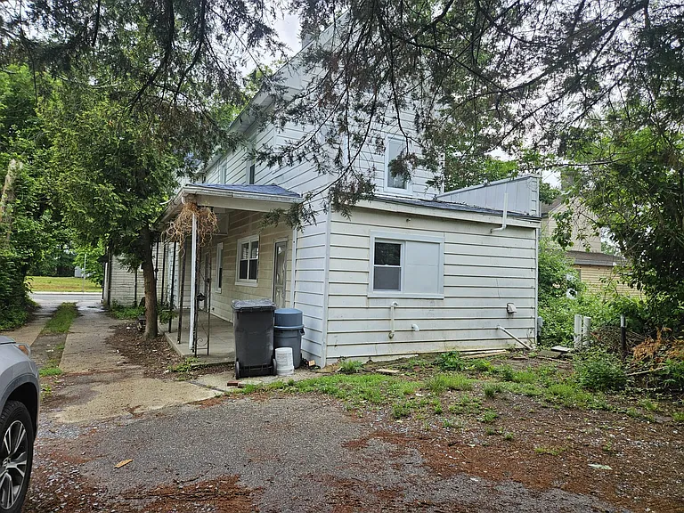 6027 Main St #1 — Photo 14