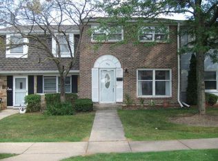 1905 Finchley Ct, Schaumburg, IL 60194