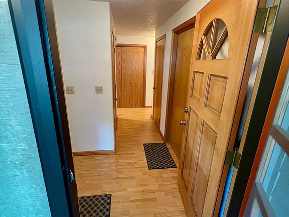 3rd image of 1617 Goldcrest Ave NW