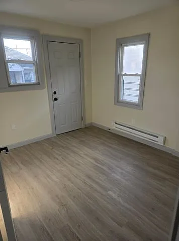 242 Lawrence Ave — Photo 7