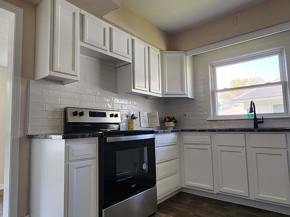 3rd image of 207 E Meadow Heights Ave