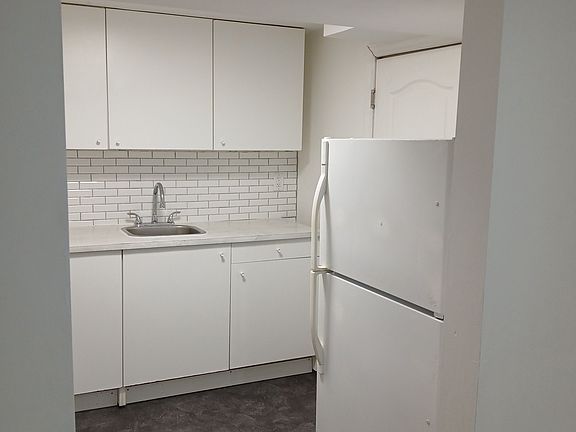 5th image of 24 Chilton Dr
