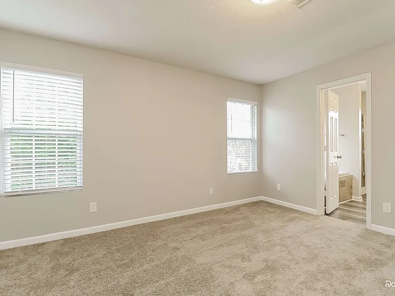 310 Creekview Dr — Photo 9