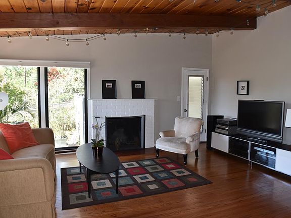 Front Room. House is NOT furnished