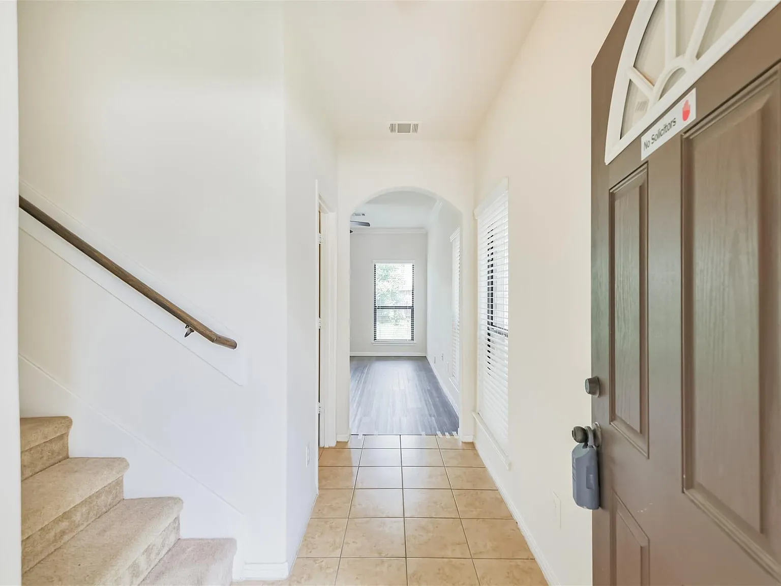 3 bed, 2.5 bath, 1696 sqft, $1,950 — Photo 4