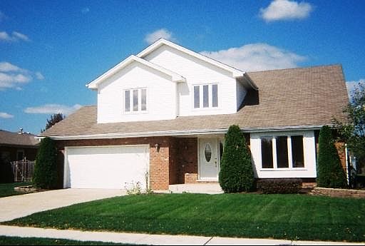 1st image of 13858 Cantigny Ln