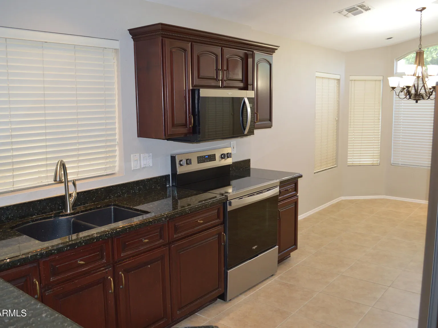 3 bed, 2.0 bath, 1608 sqft, $3,400 — Photo 2