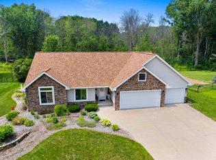 2507 Wilding Way, Suamico, WI 54173