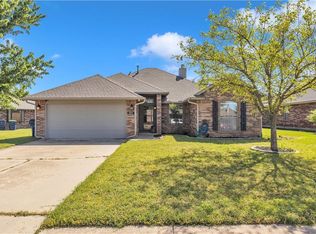 504 N Chisholm Trail Way, Mustang, OK 73064