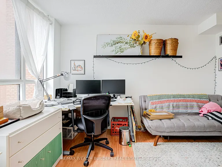 633 Bay St #803 — Photo 31