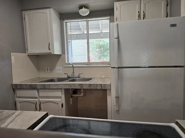 307 Bolivar Ave #3 — Photo 4