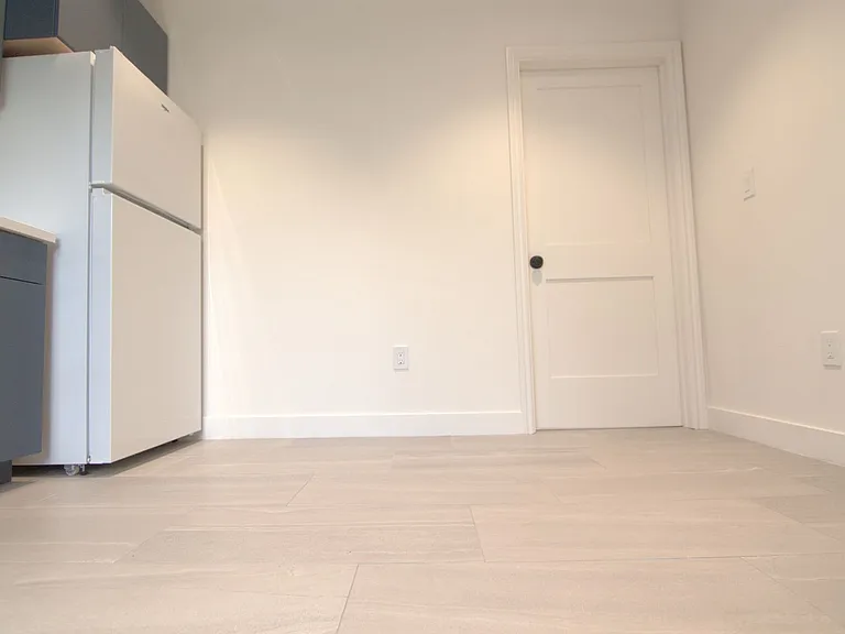 216 Harding Ave — Photo 10