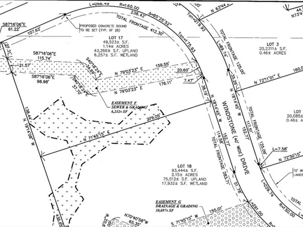 17 Windstone Dr, Northbridge, MA 01534