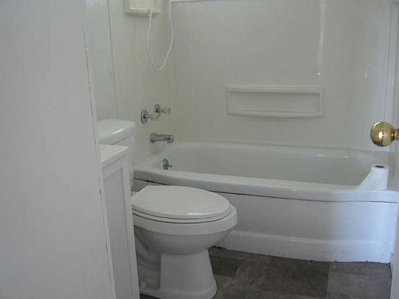 5th image of 217 Saint Marys Ln