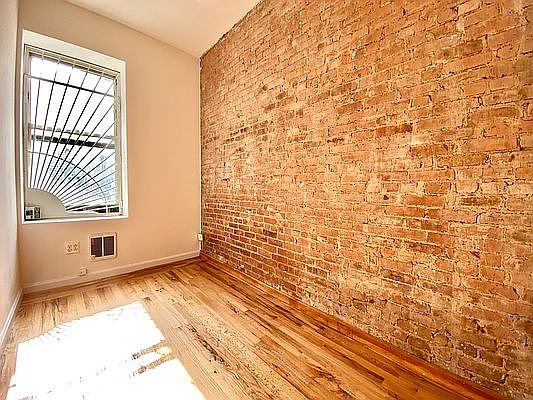 5th image of 3660 Broadway #1A