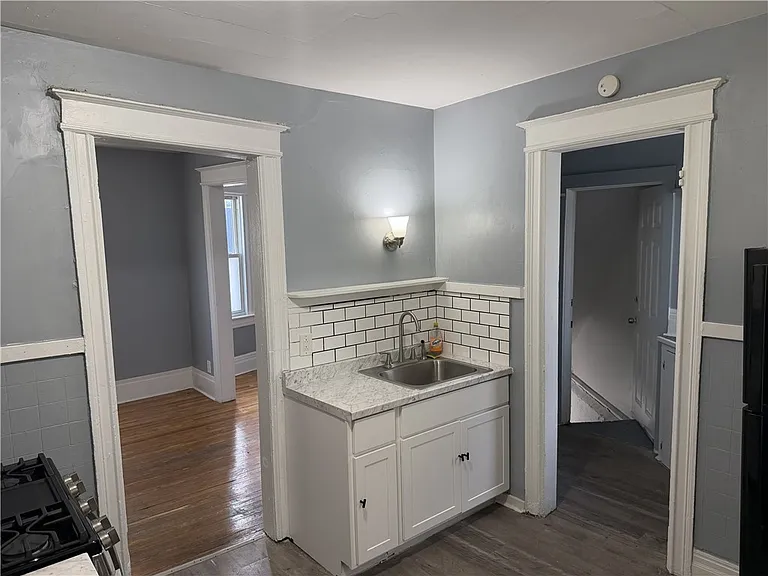 161 S Union St — Photo 8