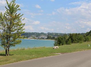 5252 Coastal Ridge Dr, Petoskey, MI 49770