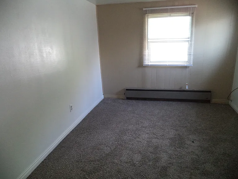 465 E 1st Ave — Photo 7