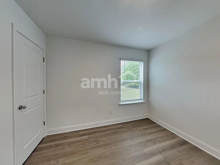 1207 Livengood Way — Photo 18