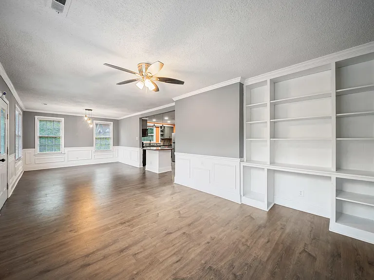 438 E Charlotte Ave #1 — Photo 3