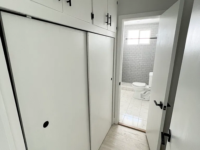 1313 S Cochran Ave — Photo 22