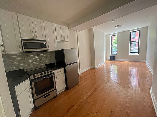 1st image of 95 Saint Marks Pl APT 2