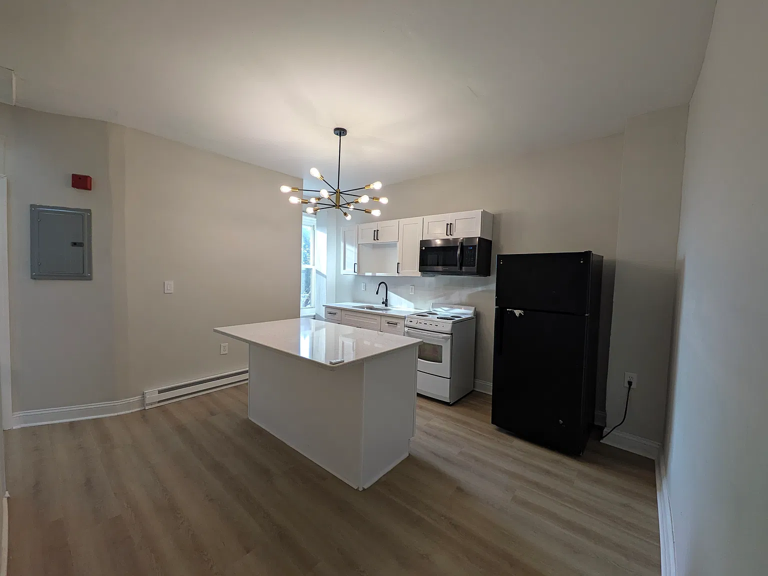 1 bed, 600 sqft, $1,050 — Photo 3