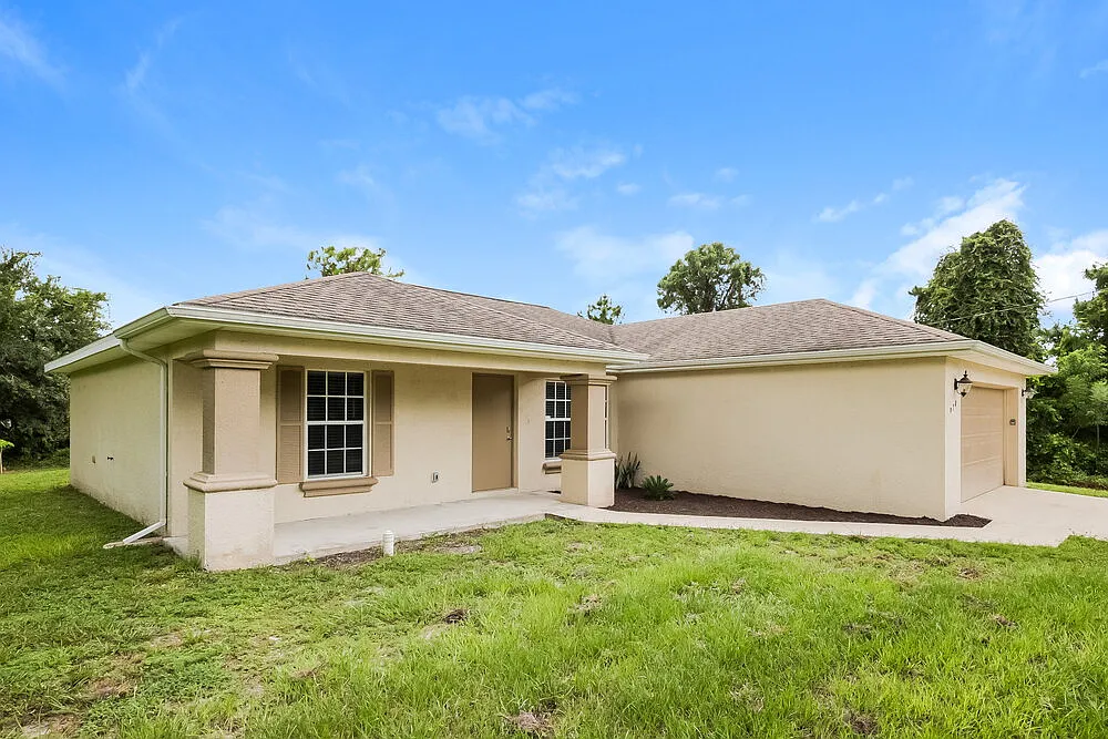 3 bed, 2.0 bath, 1408 sqft, $1,800 — Photo 3