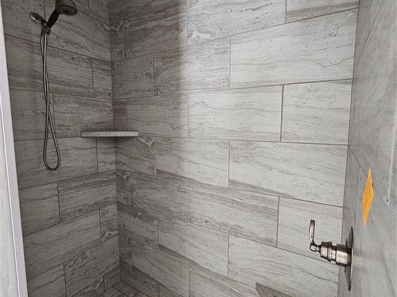 4th image of 3703 Lleyton Dr