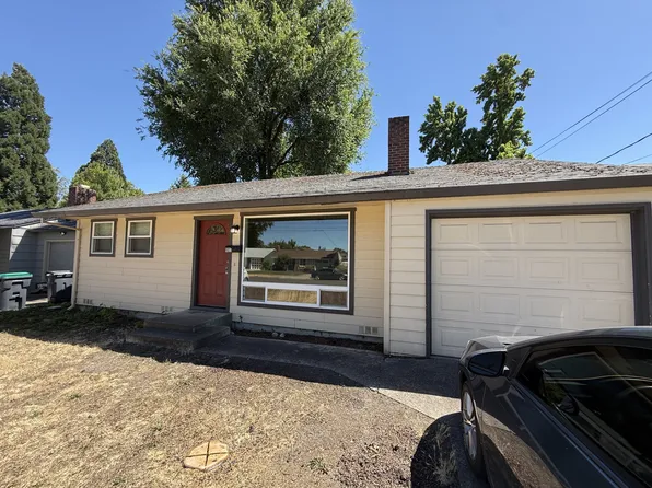 1023 Murray Ave, Medford, OR 97501