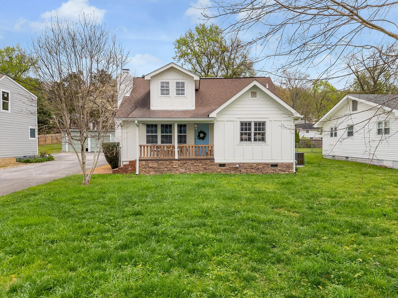 3706 Redding Rd — Photo 2
