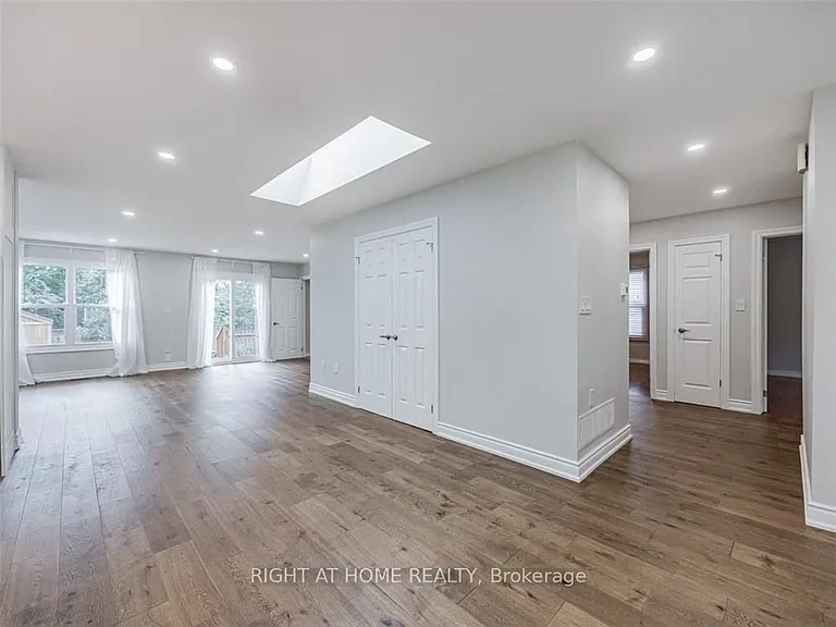 6913 Shelter Bay Rd #UPPER — Photo 9