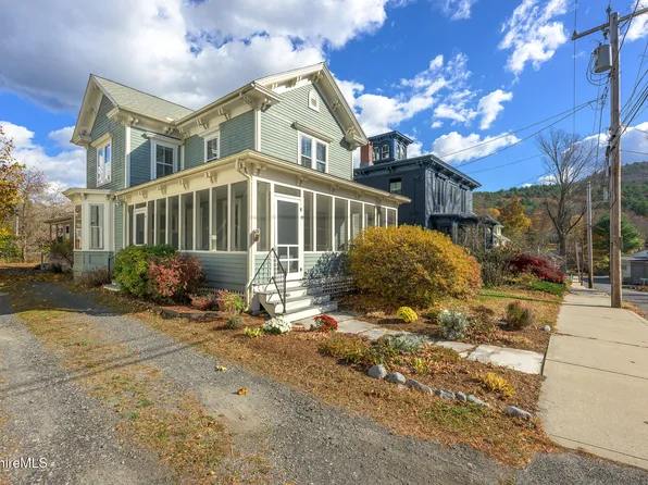 19 Pleasant St, Great Barrington, MA 01230