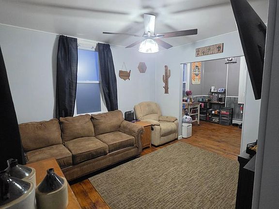 4th image of 132 W Chestnut Ave