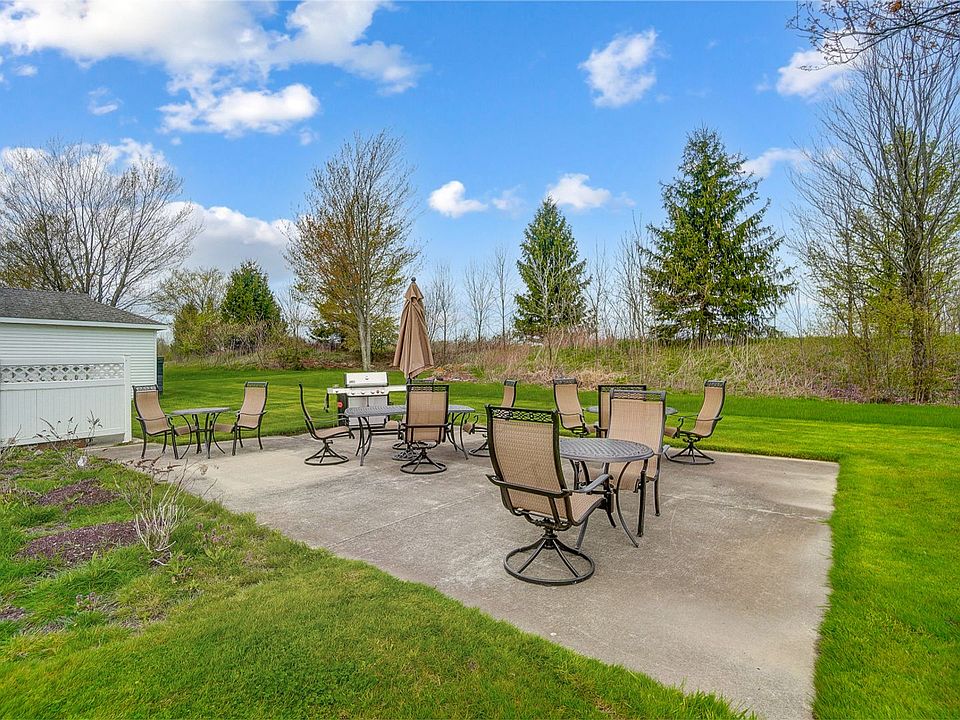 Chardon Place Apartments and Townhomes 101 Meadowlands Dr Chardon OH