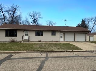 108 W Sherman Ave, Ellsworth, MN 56129