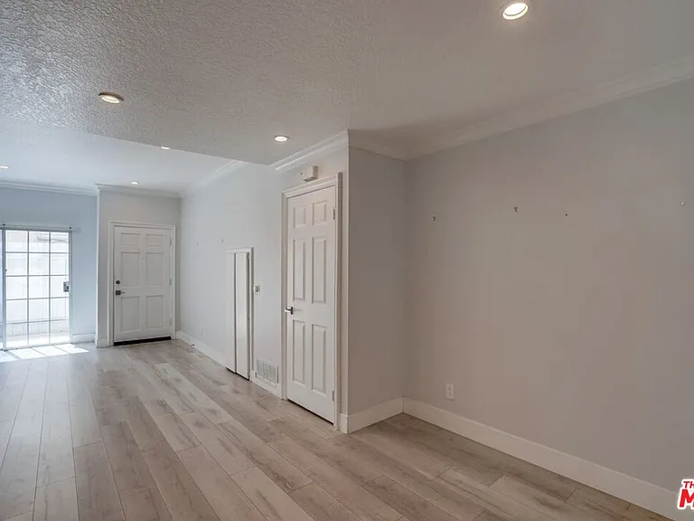 1034 S Shenandoah St #2 — Photo 10