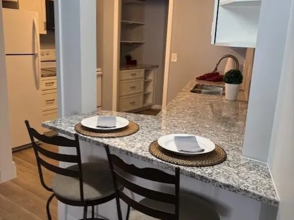 2690 Oxford St N APT 209, Roseville, MN 55113